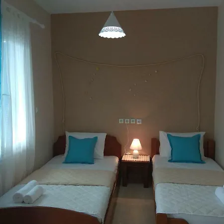 Skiron House Case de vacanță