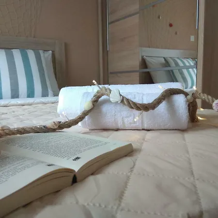 Skiron House Case de vacanță